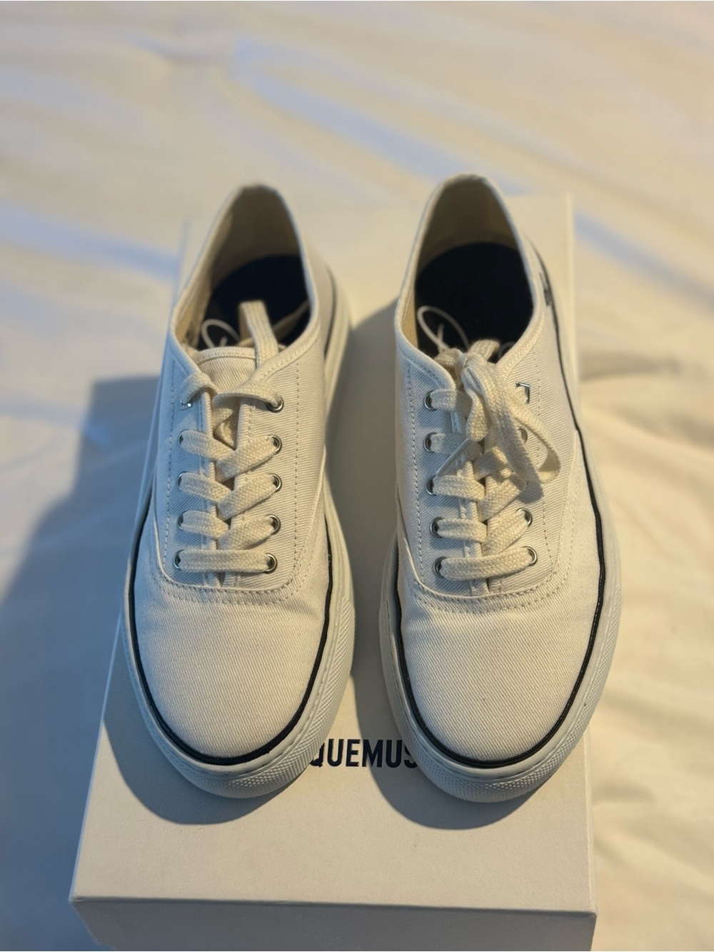 Jacquemus
The Féfé Skate Sneakers size 37us7 NWB!